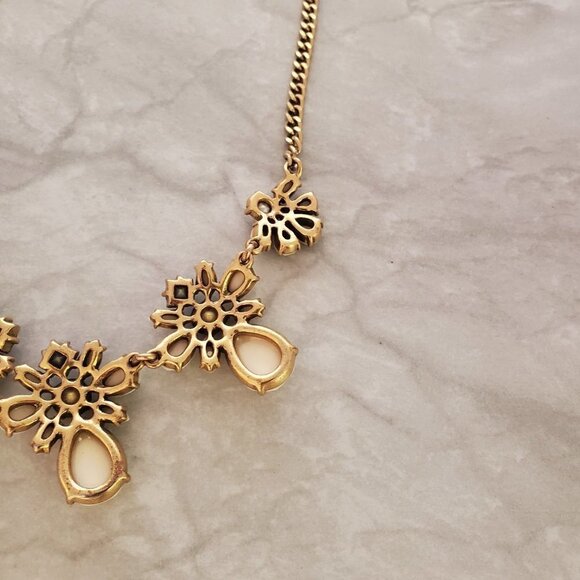 💖 J.Crew Cream Ivory Rhinestones Crystals Pave Cluster Statement Necklace 💖 - Picture 12 of 14